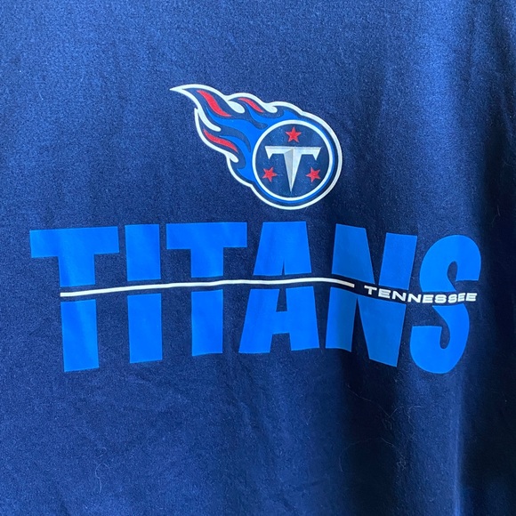 Nike Men’s Tennessee Titans DriFit T-shirt - Picture 3 of 11